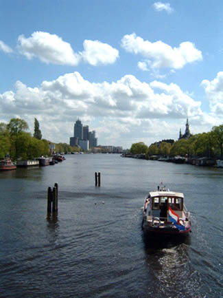 amstel29-4-03.1A (48k image)